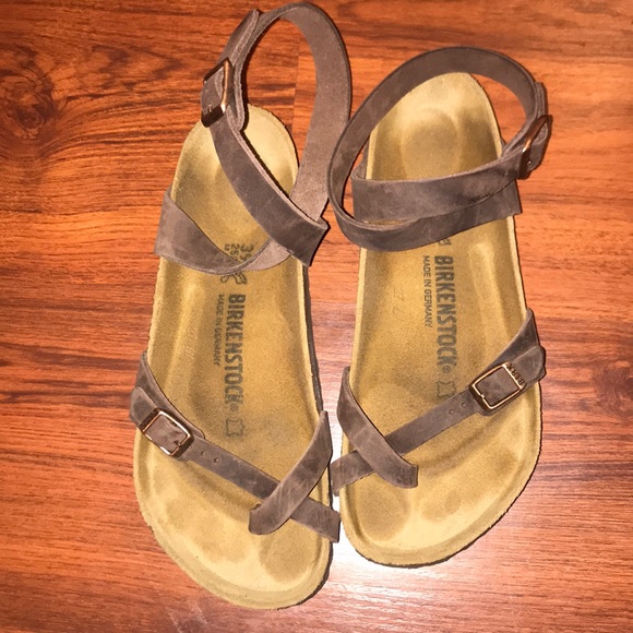 Birkenstock Shoes - Brown Leather Yara Birkenstock Sandals